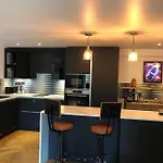 Chorlton Garden Rooms. Relax, Work, And Play. Apartmán