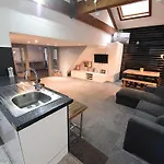 Penthouse Warehouse Slps 18 公寓 *