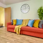 Spacious 5 Bed Townhouse Manchester, Salford Qauys - Two Bedroom With Parking *