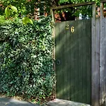 Alban Townhouse *