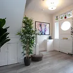 The Safari House - Your Ultimate Relaxation Destination * Manchester