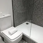 Appartement 10min To - Free Parking - Private - Contractor Friendly