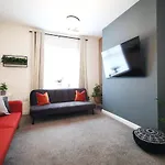 The Mellor - With Free Parking - 5 Minutes Drive To Coop Live Arena, Etihad Stadium & Centre *