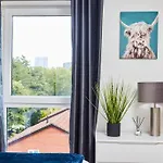 Gem - Sleeps 6 * Manchester