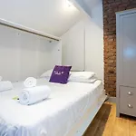 Pillo - Salford Apartment