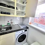 Comfortable House Near Etihad - Sleep Rest Apartment Manchester
