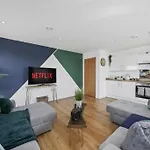 Stunning 3-bedroom Flat With Parking