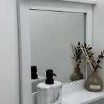 2 Bedroom Flat Close To City, Stadium And Coop Arena *