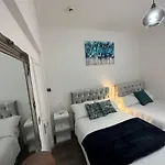 2 Bedroom Flat Close To City, Stadium And Coop Arena