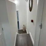 2 Bedroom Flat Close To City, Stadium And Coop Arena Apartmán