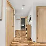 Large - Sleeps 8 Appartamento