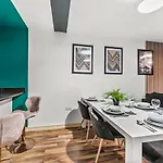 Appartamento Large - Sleeps 8 *