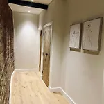 Stunning 2 Bedroom In The Centre *