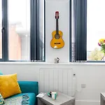 Bright Stylish In Old Trafford * マンチェスター