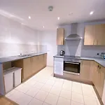 2bed Homely Hideout In City Centre