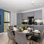 Stunning Brand New 3 Bed By Valore Services * Manchester