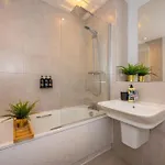 Stunning Brand New 3 Bed By Valore Services Apartment