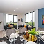 Stunning Brand New 3 Bed By Valore Services Apartment Manchester