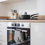 2 Bed Ensuite With Fantastic Night View And Old Trafford Stadium Apartment Manchester