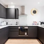 Dazzling & Modern 4bd - Coop Live - Etihad - Parking * Manchester
