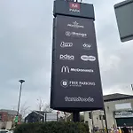 2 Bedroom Flat Close To City, Stadium And Coop Arena Manchester