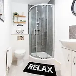 6 Guests - 3 Bedrooms - Free Wi-fi - * Manchester