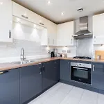 6 Guests - 3 Bedrooms - Free Wi-fi - Manchester