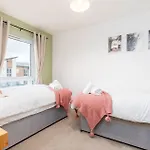 6 Guests - 3 Bedrooms - Free Wi-fi - Holiday home *