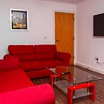 Daire Luxury 3 King Bed Quayside *