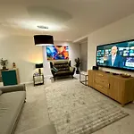 Getaway - 3br Near Etihad & Ao Arena - Sleeps 6 *