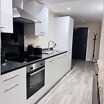 Apartmán Luxury 2 Bedroom In Centre - Free Parking *