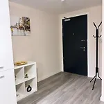 Apartmán Luxury 2 Bedroom In Centre - Free Parking *