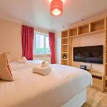 Bespoke Salford Quays - Garden, Wifi And Parking