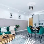 Heart Of Didsbury Luxury 2 Bed By Hass Haus Manchester