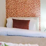 Ferienhaus Salford Sanctuary 5 Bed House