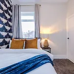 Ferienhaus Salford Sanctuary 5 Bed House *