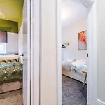 Salford Sanctuary 5 Bed House Ferienhaus *