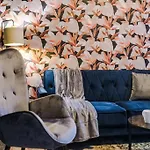 Salford Sanctuary 5 Bed House Ferienhaus