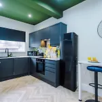 Salford Sanctuary 5 Bed House Ferienhaus Manchester