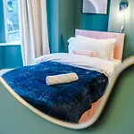 Holiday home 5 Bed Salford Sanctuary Retreat Manchester