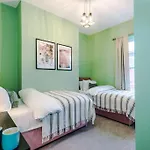 5 Bed Salford Sanctuary Retreat