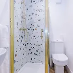 5 Bed Salford Sanctuary Retreat *