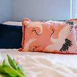 5 Bed Salford Sanctuary Retreat
