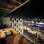Spacious 2 Bedroom Flat Stunning Waterside View