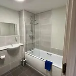 Cosy 1 Bed Sleeps 2 Apartment