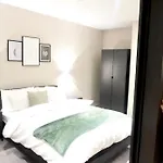Luxury 2 Bed With Balcony *