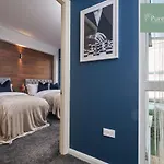 Fabulous House - 5 Beds Sleeps 8 - Free Parking - By Purestay * Manchester