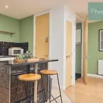 Fabulous House - 5 Beds Sleeps 8 - Free Parking - By Purestay Manchester