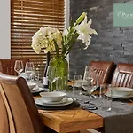 Fabulous House - 5 Beds Sleeps 8 - Free Parking - By Purestay Holiday home Manchester