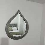 2 Bedroom Flat Close To City, Stadium And Coop Arena Apartmán
